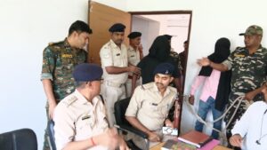 धनबाद गोलीकांड में दो आरोपी गिरफ्तार, घटना में प्रयुक्त दो पल्सर बाइक बरामद