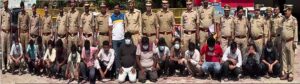 थाना सेक्टर-49 पुलिस की बड़ी कार्रवाई: होटल में चल रहे जुए के अड्डे पर छापा, 20 जुआरी गिरफ्तार