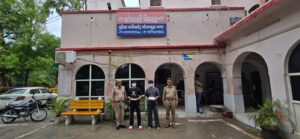 कॉल सेंटर से चल रहा था लोन ठगी का खेल, बिसरख पुलिस ने दो साइबर ठग दबोचे