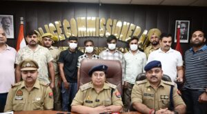 नोएडा में अंतरराज्यीय वाहन चोर गिरोह का भंडाफोड़, 4 गिरफ्तार; 12 चोरी की बाइक, वैगनार कार और दो चाकू बरामद