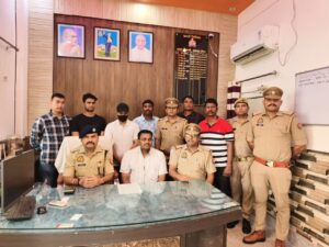 मेरठ में आंध्र प्रदेश का वांछित आरोपी गिरफ्तार,काकीनाडा के सनसनीखेज मामले में फरार था आरोपी, स्वाट टीम ने दबोचकर आंध्र प्रदेश पुलिस को सौंपा