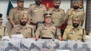 अमृतसर में हथियार तस्करी नेटवर्क का भंडाफोड़, 17 आरोपी गिरफ्तार; 15 पिस्तौल, 10 किलो से अधिक हेरोइन और ड्रग मनी बरामद
