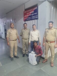 बादलपुर में अवैध शराब के खिलाफ कार्रवाई, 25 पव्वों के साथ आरोपी गिरफ्तार