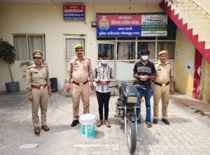 दादरी पुलिस की  कार्रवाई: चोरी के आभूषण व सिक्कों समेत 2 आरोपी गिरफ्तार, अवैध चाकू और बाइक बरामद
