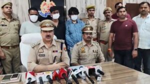 पुलिस कमिश्नरेट गौतमबुद्धनगर का सराहनीय कार्य: थाना सेक्टर-142 पुलिस ने फर्जी कॉल सेंटर का किया पर्दाफाश, विदेशी नागरिकों से धोखाधड़ी करने वाले तीन आरोपी गिरफ्तार; 9 कंप्यूटर और 4 आईफोन बरामद