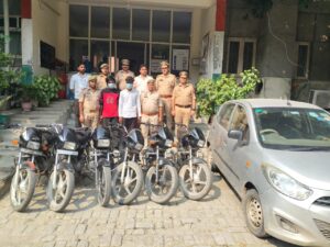 एक्सप्रेस-वे पुलिस ने वाहन चोर गिरोह का किया पर्दाफाश, दो शातिर गिरफ्तार,छह चोरी की मोटरसाइकिल, आईफोन, नकदी, कार और अवैध हथियार बरामद