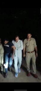 नोएडा में पुलिस मुठभेड़: पैर में गोली लगने से शातिर आरोपी घायल, चोरी की बाइक और अवैध तमंचा बरामद,थाना सेक्टर-63 पुलिस की कार्रवाई, आरोपी के खिलाफ दिल्ली-एनसीआर के विभिन्न थानों में 16 मुकदमे दर्ज होने का विवरण