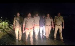 दनकौर में पुलिस मुठभेड़: गोवध का आरोपी संजू पैर में गोली लगने से घायल, तमंचा और गोवध के उपकरण बरामद